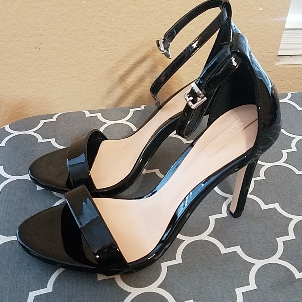 ALDO NWT Black Patent Heels size 6